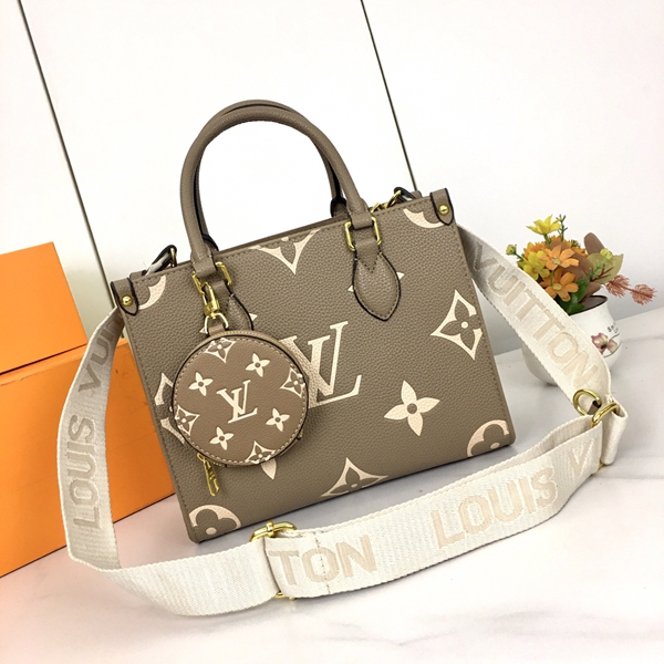 ルイヴィトンバッグ背面デザイン